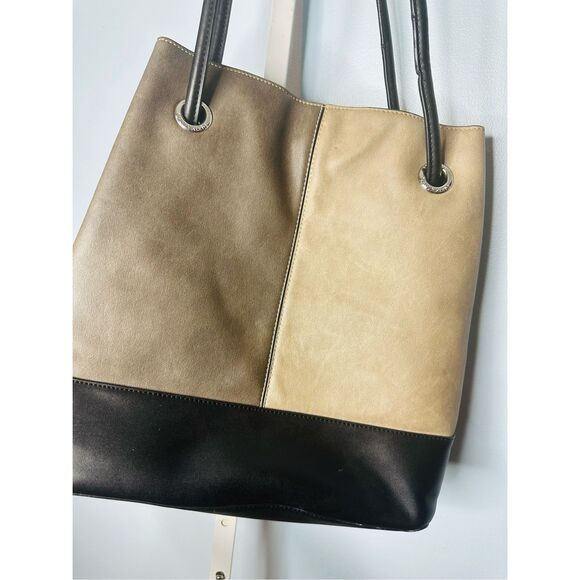 Calvin Klein Gabrianna Reversible Tote Black/gray 2 piece set - Picture 10 of 15